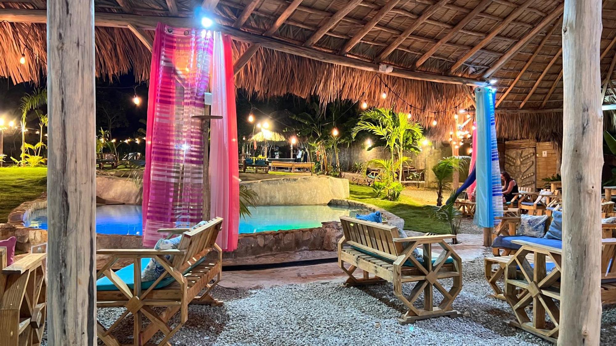 Chalet Tropical Hotel & Restaurant-Pizzeria Las Galeras Exteriér fotografie
